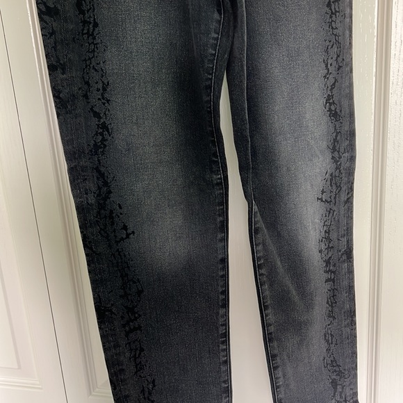 NWT Express Slim Ankle Straight Jeans Super High Rise Snakeprint Detail - Picture 3 of 5